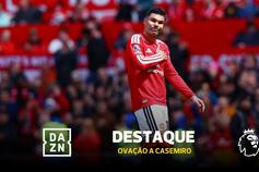 Old Trafford levantou-se para a despedida emotiva de Casemiro