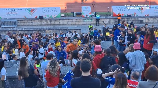 «Kika! Kika!»: Nazareth marca presença no Jamor e todos queriam uma foto