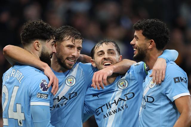 Bernardo Silva e a armada lusa do Man. City a festejar um golo com Gvardiol