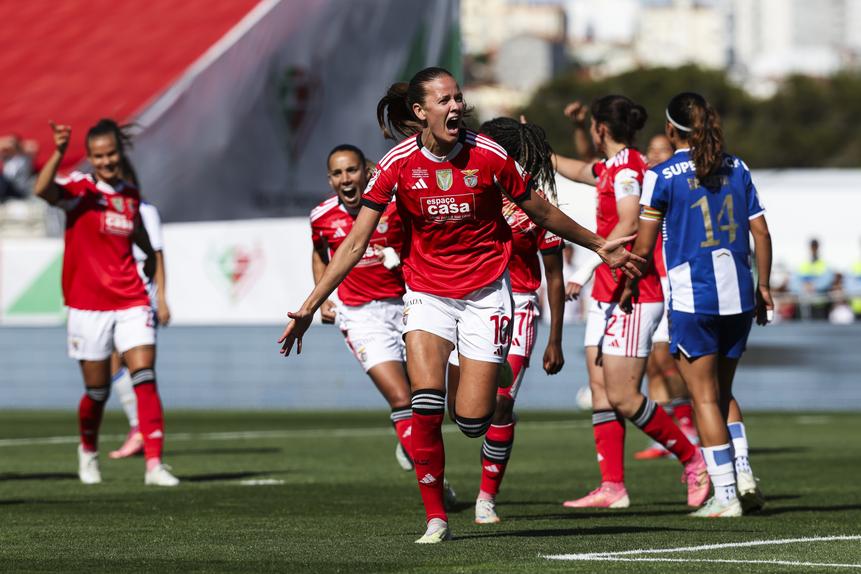 Caroline Moller fez os dois golos do Benfica no Jamor (Foto: Lusa/José Sena Goulão)