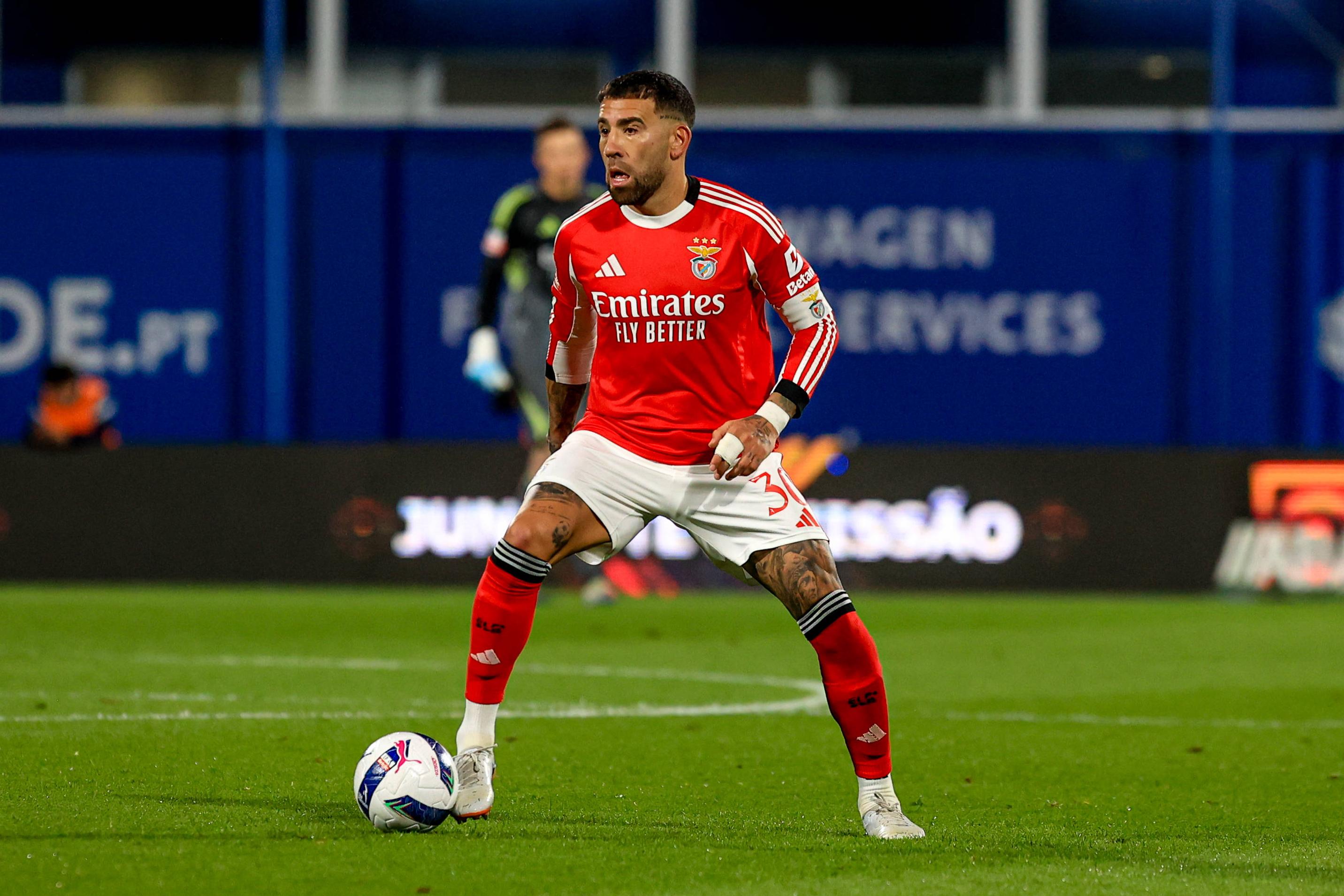 Nicolás Otamendi, capitão do Benfica no Estoril