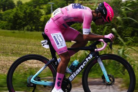 Giro: Afonso Eulálio vai 'descansar' de rosa após outra bela exibição na montanha