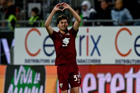 Torino interessado em manter jogador do Benfica... com uma condição