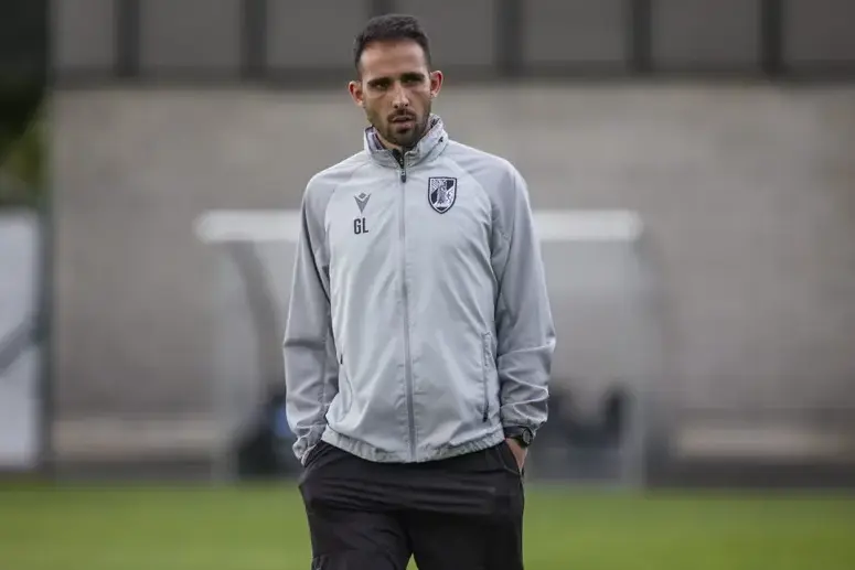 Treinador Gil Lameiras aguarda pelo futuro - Foto: V. Guimarães