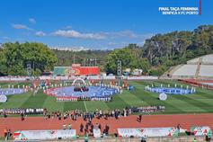 Pirotecnia no hino nacional alegra a festa na final da Taça de Portugal