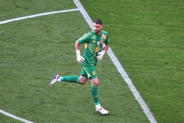 Unai Simón será operado após o Euro 2024