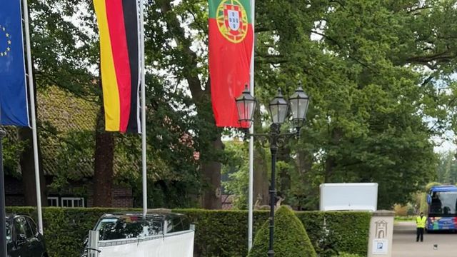 Bernardo Silva faz delícias dos adeptos e distribui autógrafos