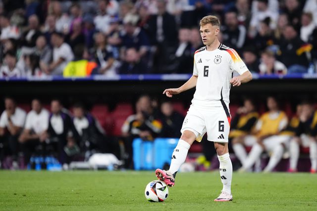 Da defesa, ao meio-campo até... à televisão?