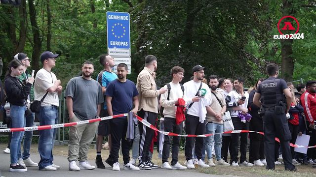 Momento da partida da Seleção rumo a Leipzig