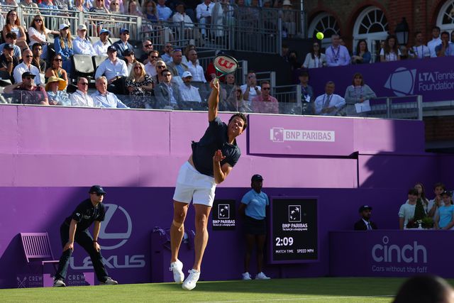 Surreal! Raonic bate recorde ao fazer 47 (!) ases num encontro