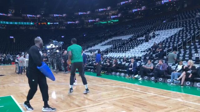 Neemias Queta prepara-se para o Jogo 5 da final da NBA