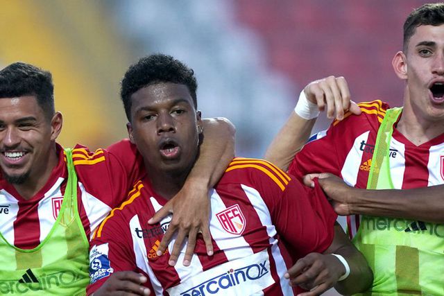 Aves SAD: John Mercado muito cobiçado