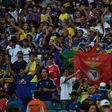 Adeptos do Benfica e do Boca Juniors misturados