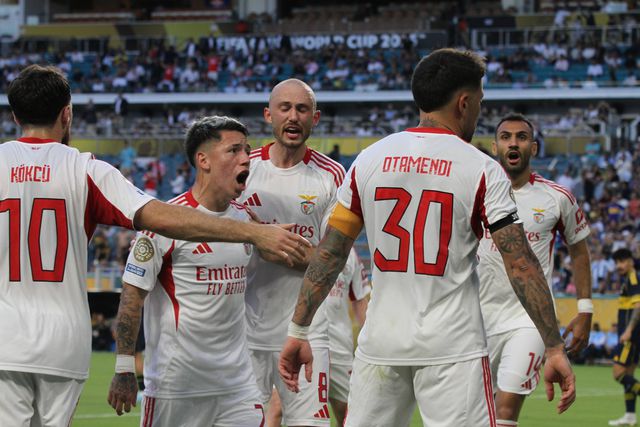 Benfica foi mais equipa mas não saiu feliz (crónica)