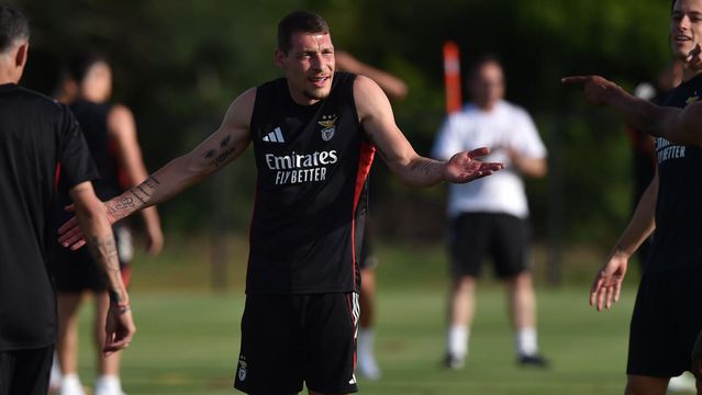 «Benfica devia apostar em Belotti»