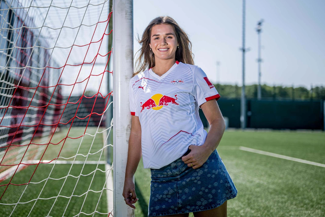 Mercado oficial: amiga de Haaland troca o Sporting pelo Leipzig