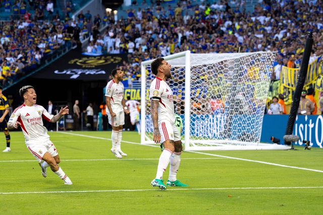 Otamendi festeja golo ao Boca