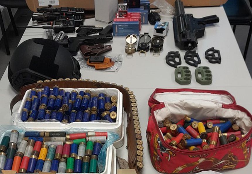 Imgem PJ da detenção e apreensão de materiais do grupo Movimento Armilar Lusitano