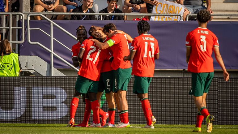 Frango como entrada, Quenda a brilhar e Gustavo Sá para fechar em beleza: notas dos jogadores de Portugal