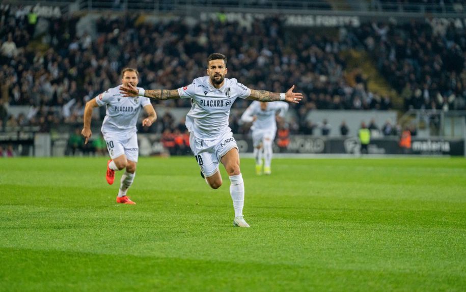 Tiago Silva pode estar prestes a abrir os braços a uma nova aventura no estrangeiro