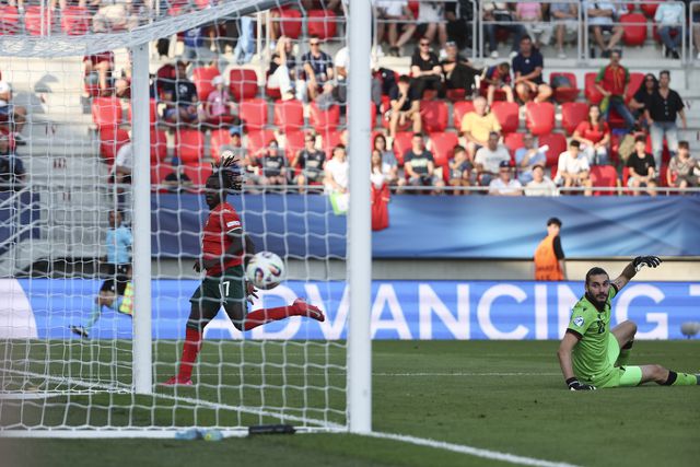 Para lá dos brindes, que rica prenda é este Geovany (crónica)