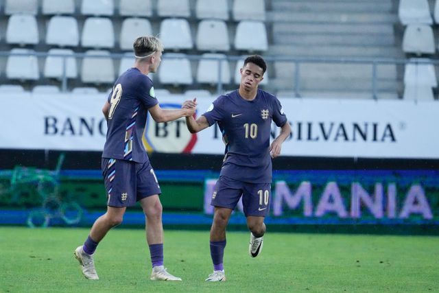 Joshua King marcou o primeiro golo dos ingleses aos alemães