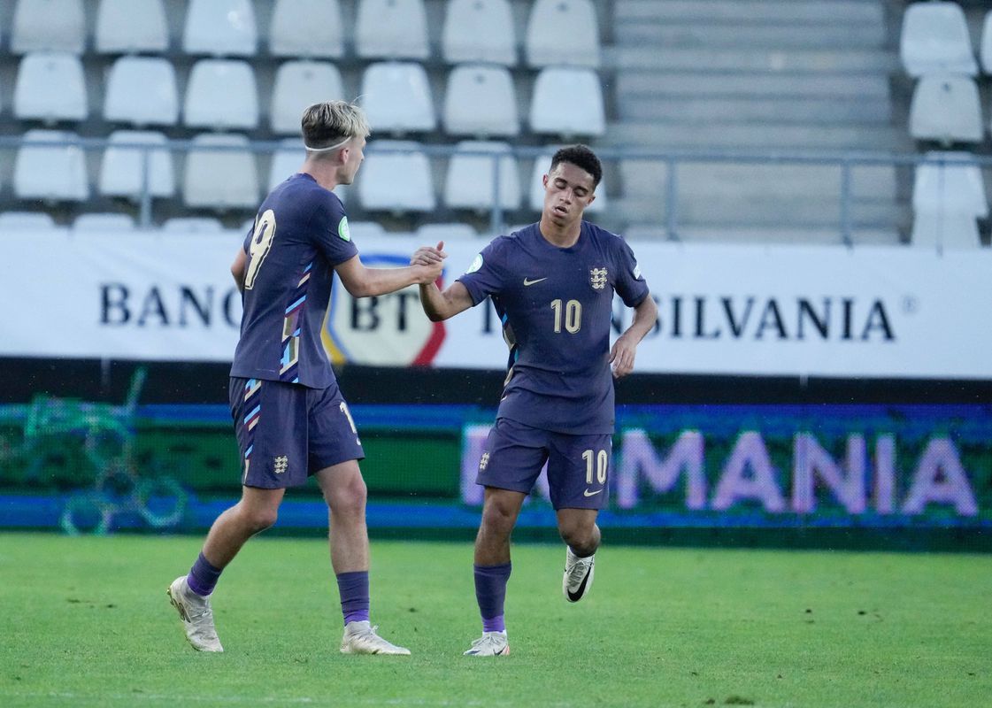 Quatro golos em 11 minutos: a recuperação espetacular dos sub-19 de Inglaterra