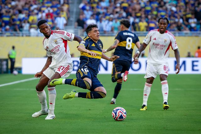 Florentino em ação no Boca Juniors-Benfica