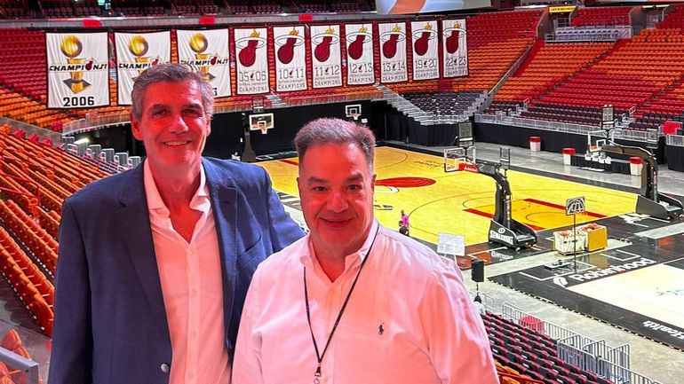 Candidato à presidência do Benfica recolhe informação nos Miami Heat