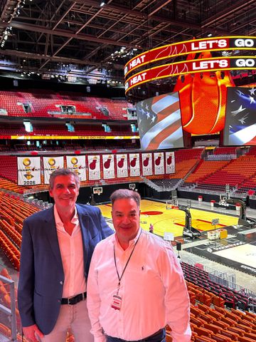 Candidato à presidência do Benfica recolhe informação nos Miami Heat