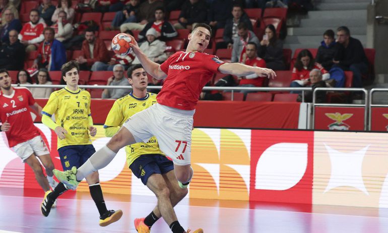 Três jogadores abandonam Benfica