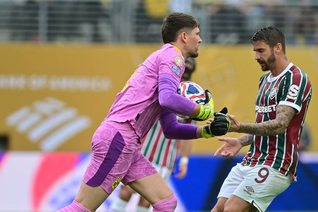 Mundial de Clubes: Fluminense domina Dortmund mas esbarra contra Kobel