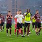 Jogadores da Salernitana agradecem aos adeptos após a derrota com a Sampdória