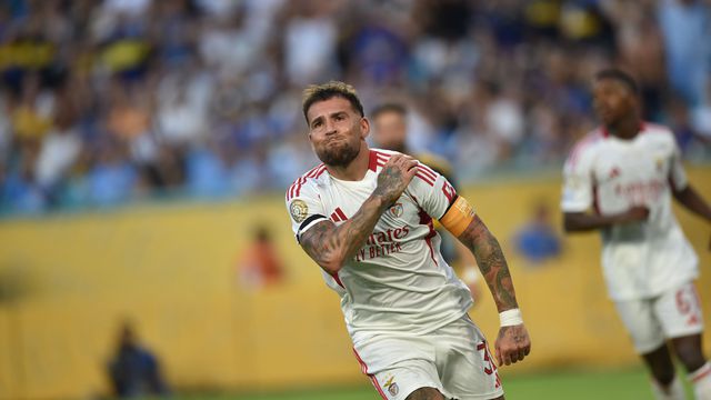 Otamendi, capitão do Benfica, fez o empate frente ao Boca Juniors