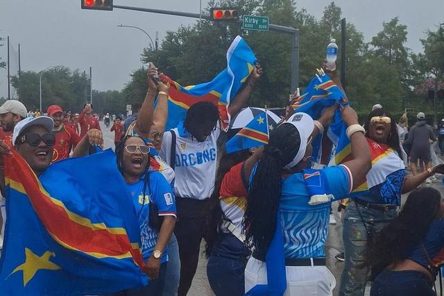Adeptos da RD Congo em festa