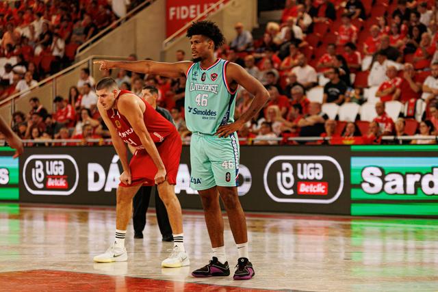 João Embaló esteve três temporadas na Oliveirense