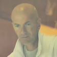 Zinédine Zidane sofreu nas bancadas