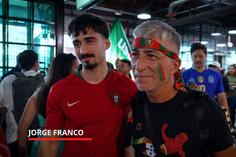 Filho demite-se do emprego para seguir o pai no sonho de ver Portugal campeão do Mundo