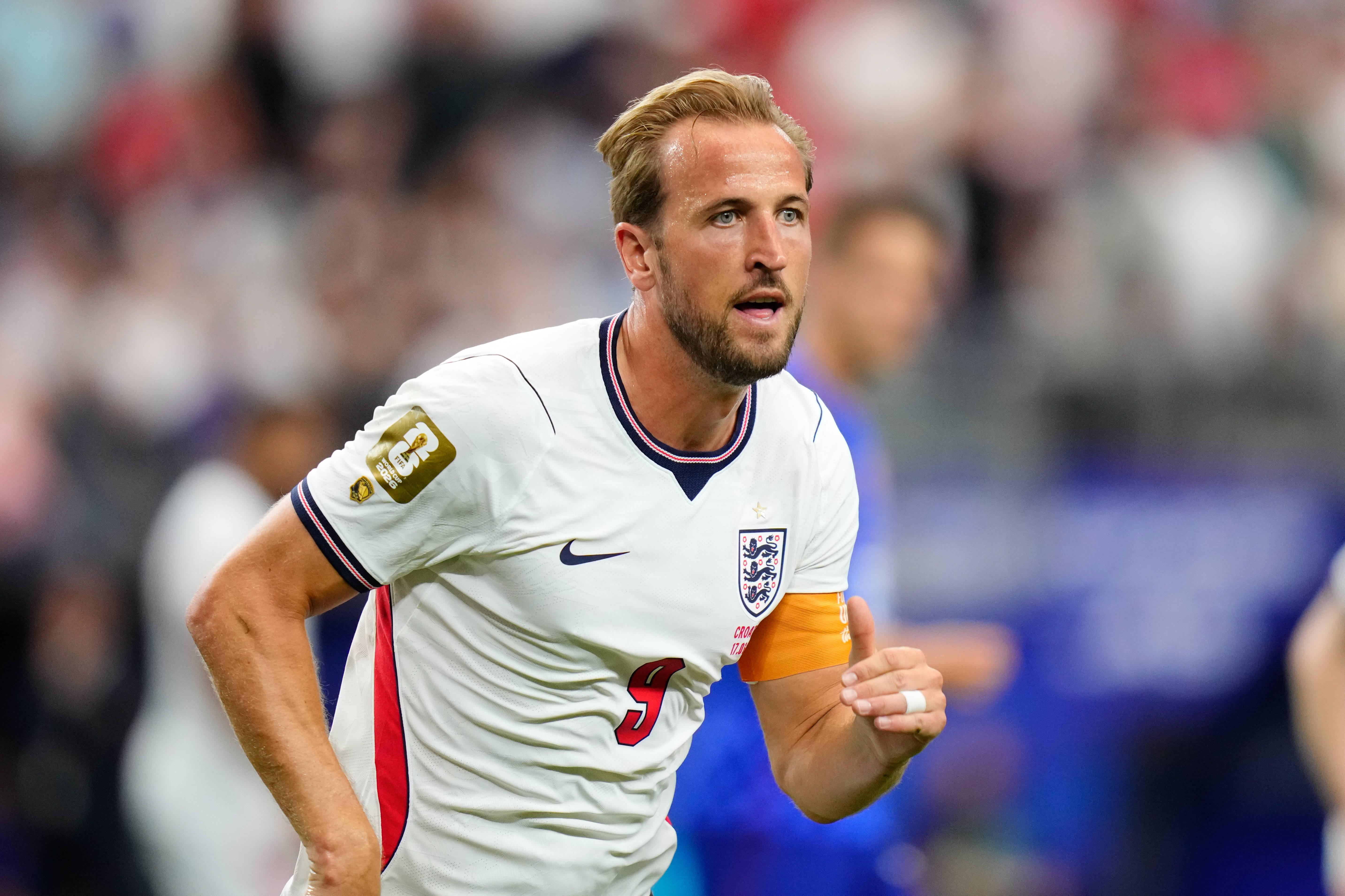 Harry Kane bisou frente à Croácia e chegou aos 10 golos em Mundiais, o quinto de penálti - Foto: Imago