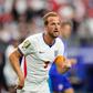 Harry Kane bisou frente à Croácia e chegou aos 10 golos em Mundiais, o quinto de penálti - Foto: Imago
