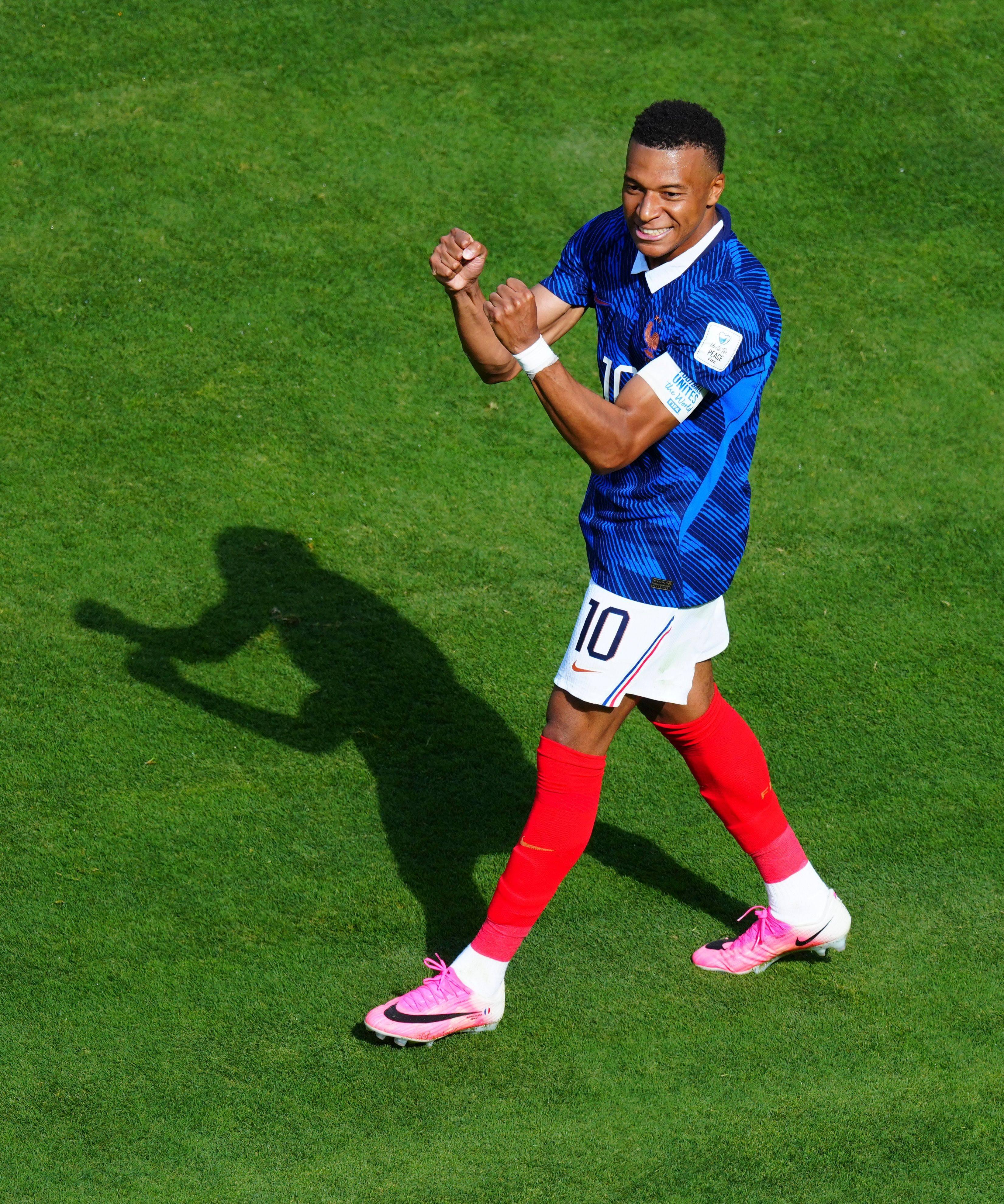 Kylian Mbappé (França) – desbloqueou o jogo com o Senegal (após um grande passe de Olise) e selou a vitória por 3-1 com um tiro do meio da rua. Foto IMAGO