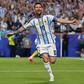 Lionel Messi (Argentina) – ‘Hat trick’ apontado frente à Argélia, exatamente 20 anos depois da sua estreia em Mundiais. Agora, já é o melhor marcador de sempre da prova, a par de Miroslav Klose. Foto IMAGO