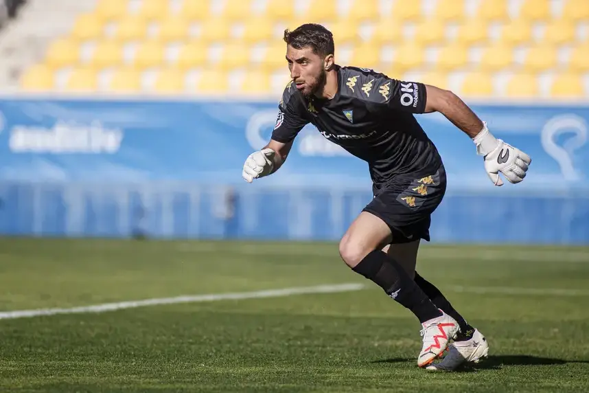 Diogo Dias permanece nos canarinhos - Foto: Estoril Praia SAD