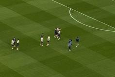 Jogadores de Portugal no relvado do estádio