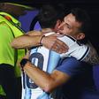 Selecionador argentino tirou Messi... e chorou: «É um privilégio vê-lo»