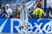 Messi fez hat trick contra a Argélia