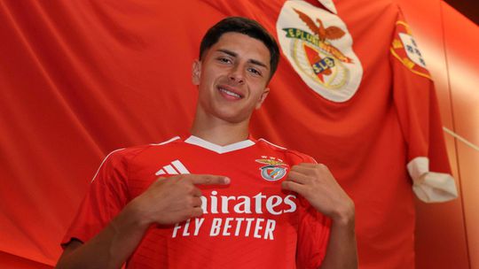 OFICIAL: Benfica segura jovem promessa