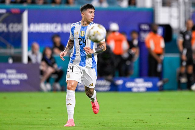 Mascherano defende Enzo: «Na Argentina, se há coisa que não somos é racistas»