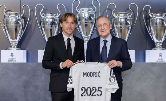 Oficial: Modric renova com o Real Madrid por mais uma época