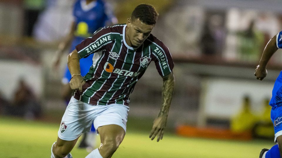 Famalicão: negócio fechado com lateral-direito do Fluminense